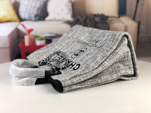 シャネルバッグ側面デザイン